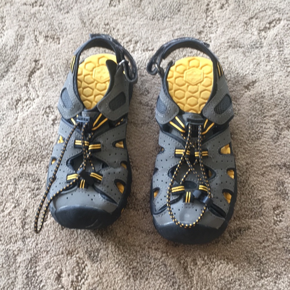 Kids water shoes